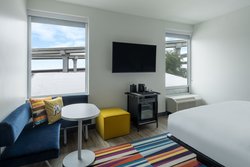  - Aloft Hotel South Austin - I-35, Exit 231
