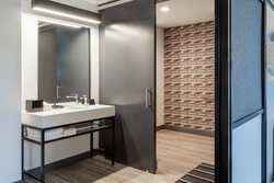  - Aloft Hotel South Austin - I-35, Exit 231