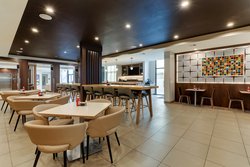  - Holiday Inn Springdale Mall Mobile - I-65, Exit 3