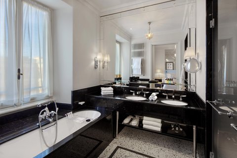 THE ST REGIS ROME - Photo 35
