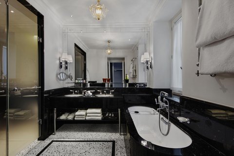 THE ST REGIS ROME - Photo 36