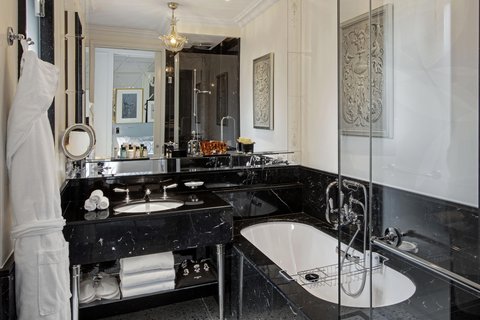 THE ST REGIS ROME - Photo 37