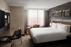  - Renaissance North Shore Hotel Northbrook - I-94, Exit 30