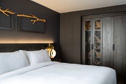  - Renaissance North Shore Hotel Northbrook - I-94, Exit 30