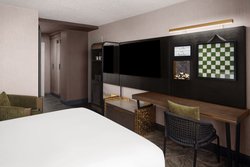  - Renaissance North Shore Hotel Northbrook - I-94, Exit 30