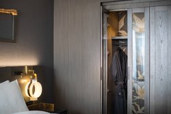  - Renaissance North Shore Hotel Northbrook - I-94, Exit 30