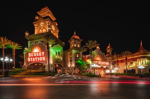 SS Sunset Exterior