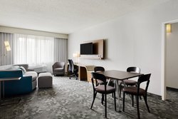  - Courtyard by Marriott Hotel Downtown Milwaukee - I-794, Exit 1E