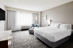  - Courtyard by Marriott Hotel Downtown Milwaukee - I-794, Exit 1E