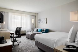  - Courtyard by Marriott Hotel Downtown Milwaukee - I-794, Exit 1E