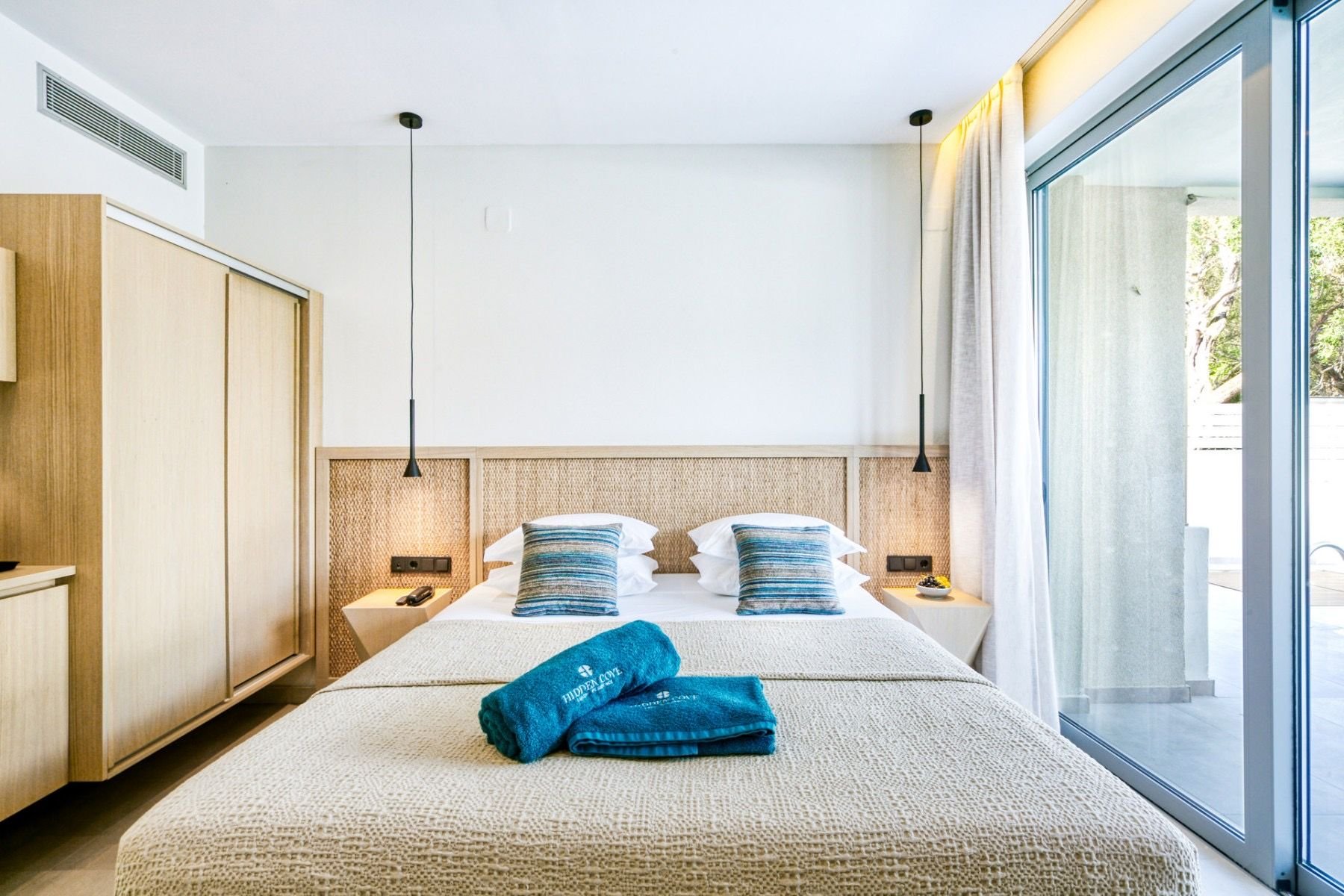 HIDDEN COVE CORFU-guestroom-Executive Sutie P Pool GardenV.jpg