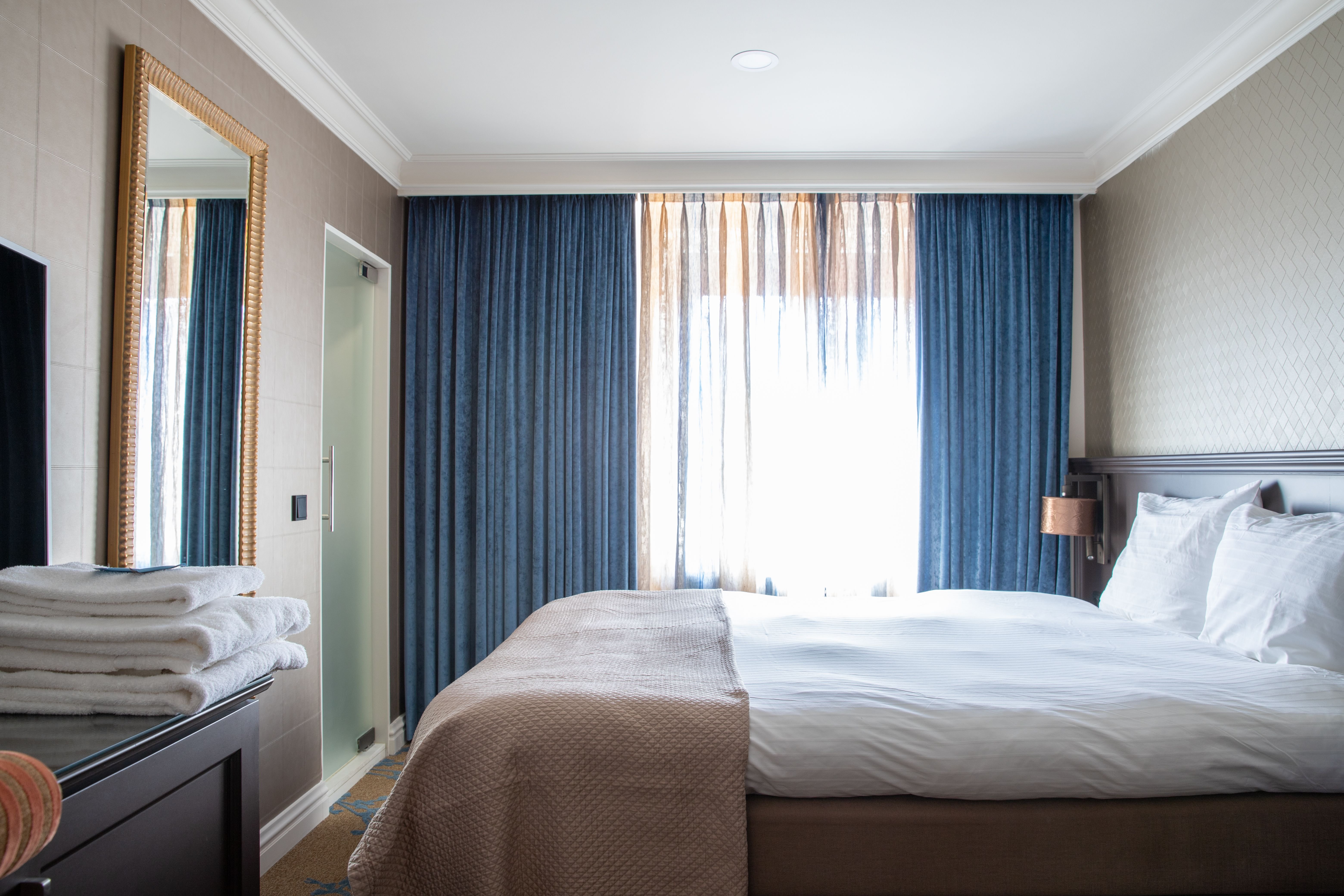 GOOD SEASONS CITY CENTRE HOTEL DEN-guestroom-Comfort Twin.jpg