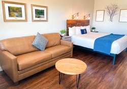  - Pinemark Inn & Suites St Clair