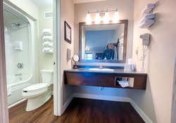  - Pinemark Inn & Suites St Clair