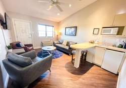  - Pinemark Inn & Suites St Clair