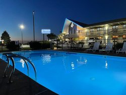  - Pinemark Inn & Suites St Clair