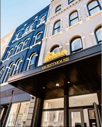  - Kinn Guesthouse Downtown Milwaukee - I-794, Exit 1E