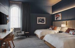  - Kinn Guesthouse Downtown Milwaukee - I-794, Exit 1E