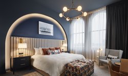  - Kinn Guesthouse Downtown Milwaukee - I-794, Exit 1E