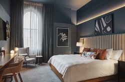  - Kinn Guesthouse Downtown Milwaukee - I-794, Exit 1E