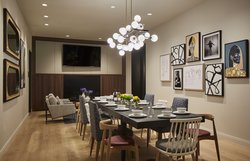  - Kinn Guesthouse Downtown Milwaukee - I-794, Exit 1E