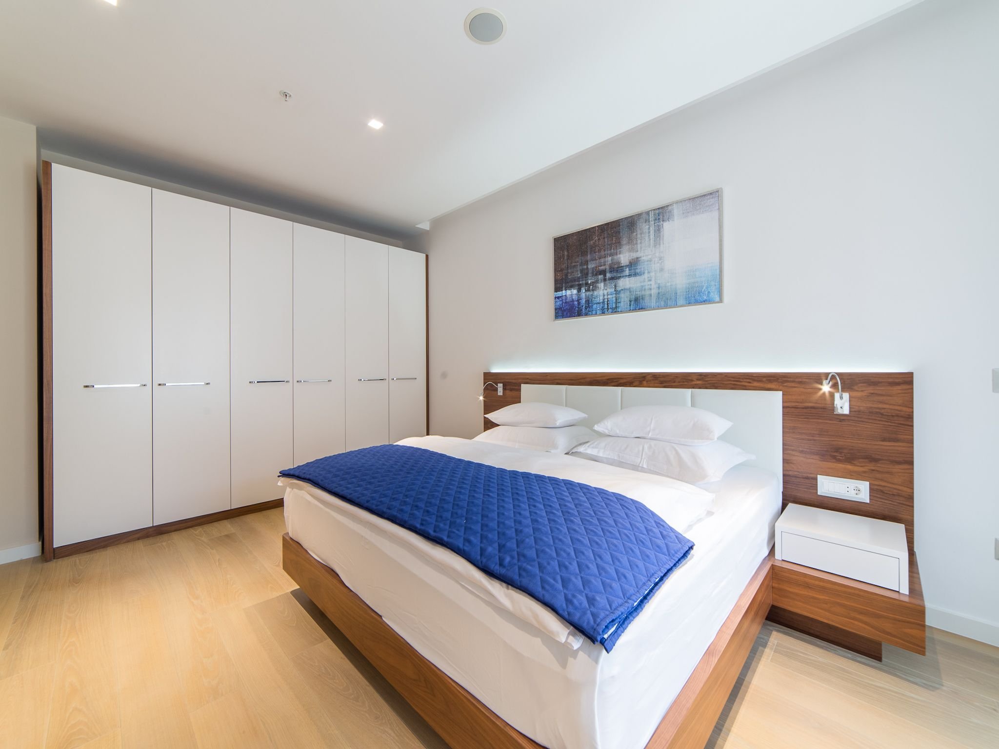 HOTEL PLAZA-guestroom-DELUXE SUITE SEA VIEW.jpg