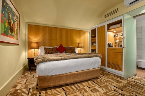 ISLINGTON HOTEL - Photo 15
