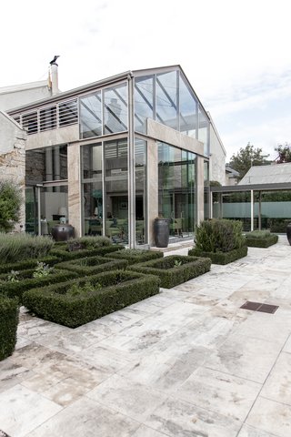 ISLINGTON HOTEL - Photo 24