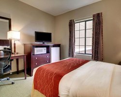  - Columbia Inn & Suites