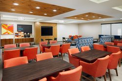  - Holiday Inn Express & Suites Triadelphia - I-70, Exit 10