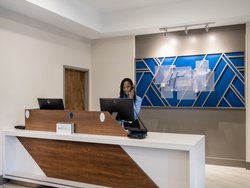  - Holiday Inn Express & Suites Wendover Greensboro - I-40, Exit 214