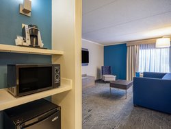 - Holiday Inn Express & Suites Wendover Greensboro - I-40, Exit 214