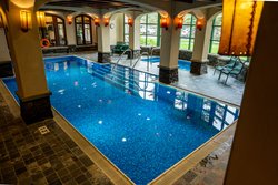  - Post Hotel Lake Louise