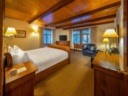  - Post Hotel Lake Louise