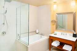  - Westin North Shore Hotel Wheeling