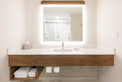  - Holiday Inn Express Grande Prairie