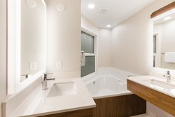  - Holiday Inn Express Grande Prairie