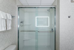  - Holiday Inn Express North St Paul - I-35 E, Exit 115