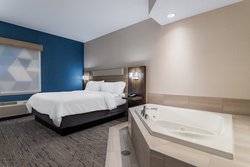  - Holiday Inn Express North St Paul - I-35 E, Exit 115
