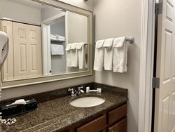  - Staybridge Suites Oconomowoc