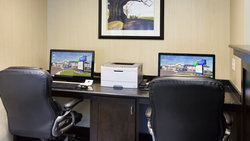  - Holiday Inn Express & Suites North Fremont - I-80 & I-90, Exit 91