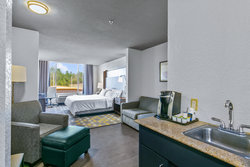  - Holiday Inn Express Lucedale