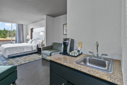  - Holiday Inn Express Lucedale