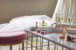  - Renaissance by Marriott Midtown Atlanta - I-75 & I-85, Exit 250