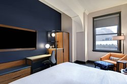  - Courtyard by Marriott Hotel Downtown Cincinnati - I-71, Exit 1B