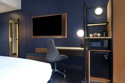  - Courtyard by Marriott Hotel Downtown Cincinnati - I-71, Exit 1B