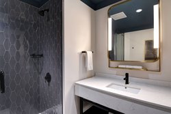  - Courtyard by Marriott Hotel Downtown Cincinnati - I-71, Exit 1B