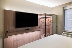  - Holiday Inn Express Manhattan New York