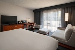  - Courtyard by Marriott Hotel Fresno