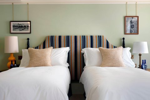 UNIVERSITY ARMS HOTEL - Photo 5